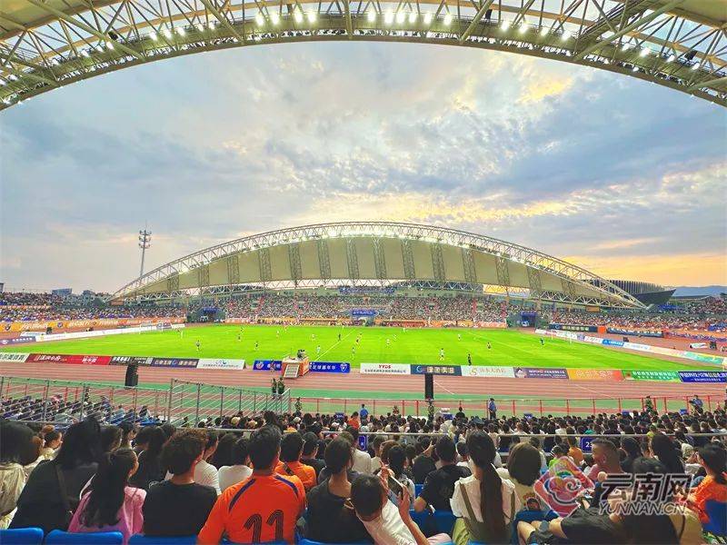 热闹开场，亚洲足球巨星集结燃情上演